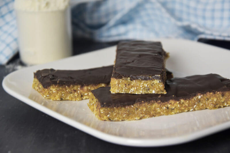 Protein Riegel selber machen (ohne Backen) FitnessFoodie.de