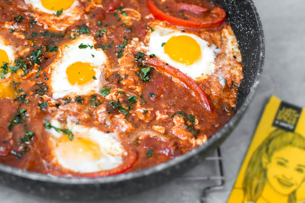 Shakshuka – Tomatenpfanne mit Eiern (Low Carb) | FitnessFoodie.de